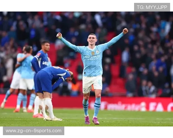 曼城利用肋部空间，多库倒三角助攻福登